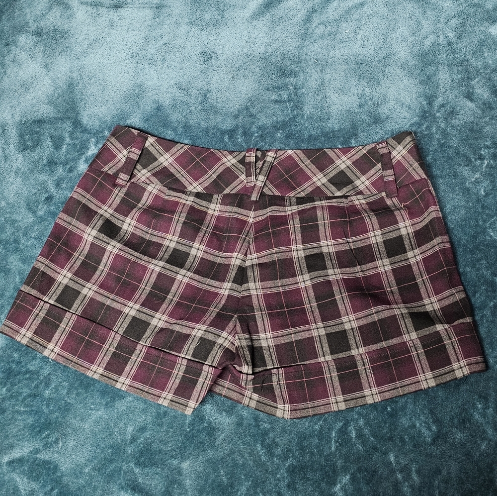4/$20 Plaid Black & Burgundy Shorts - Picture 5 of 5